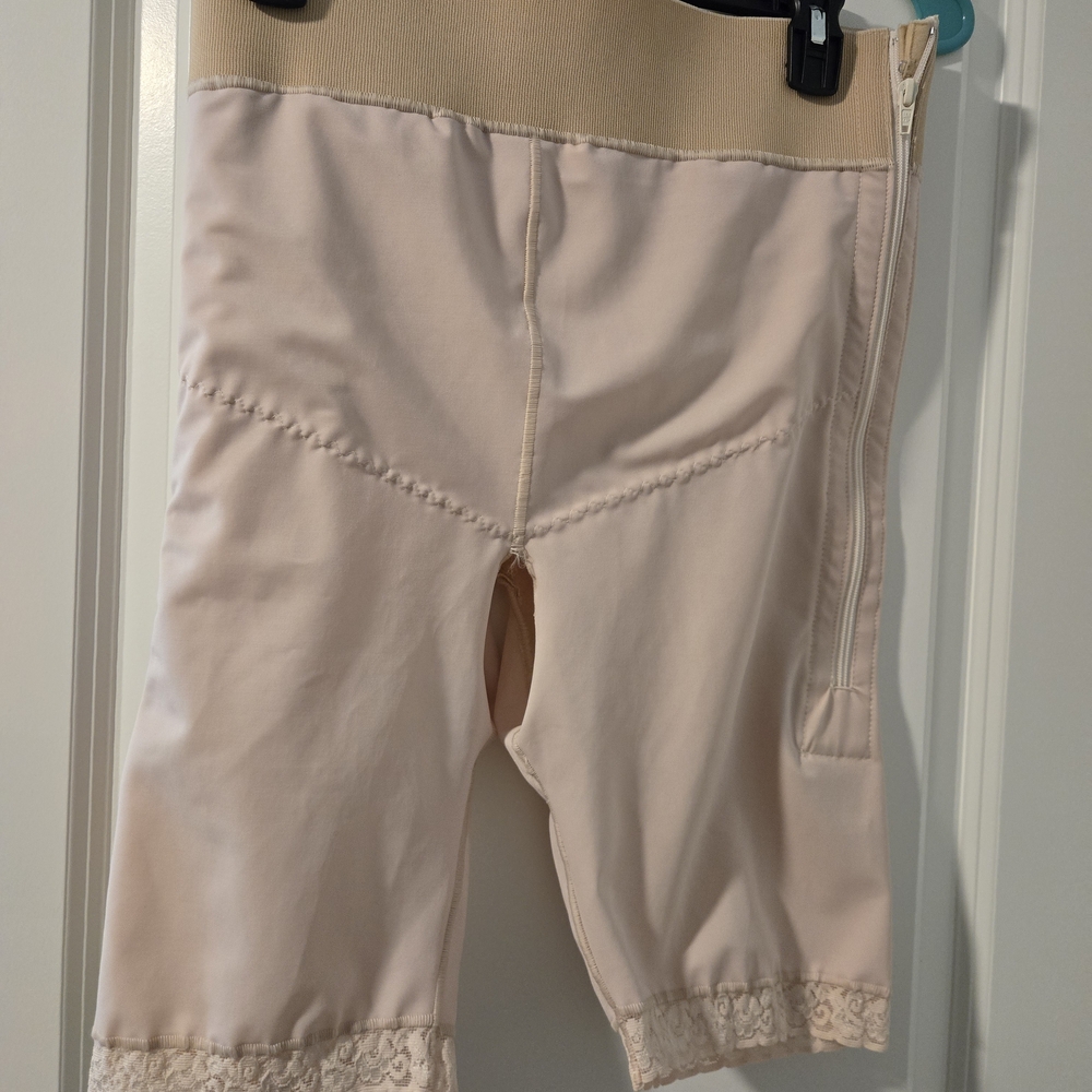 Women's Cream Lace Trim Shorts